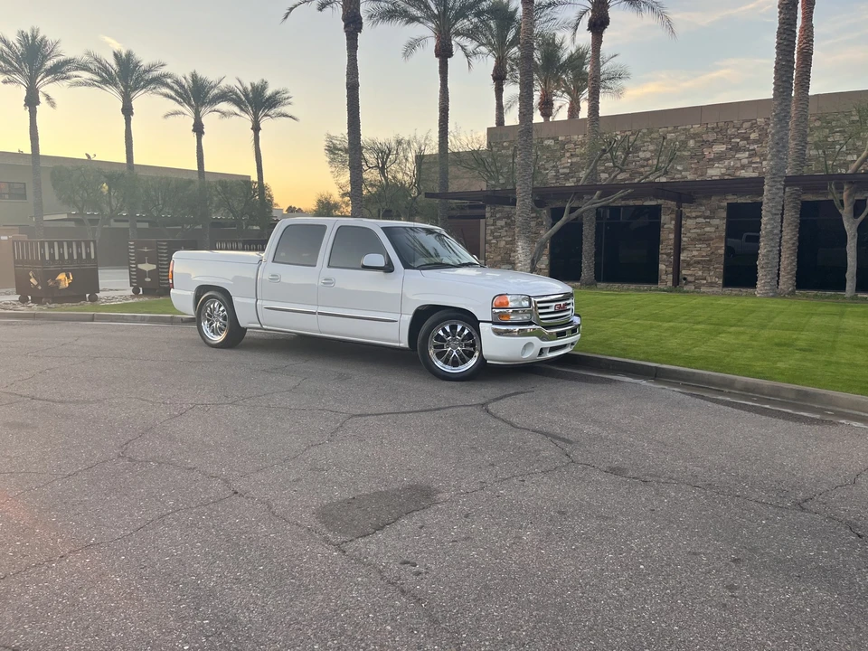 2005 GMC Sierra 2nd Gen - Image 7 of 31