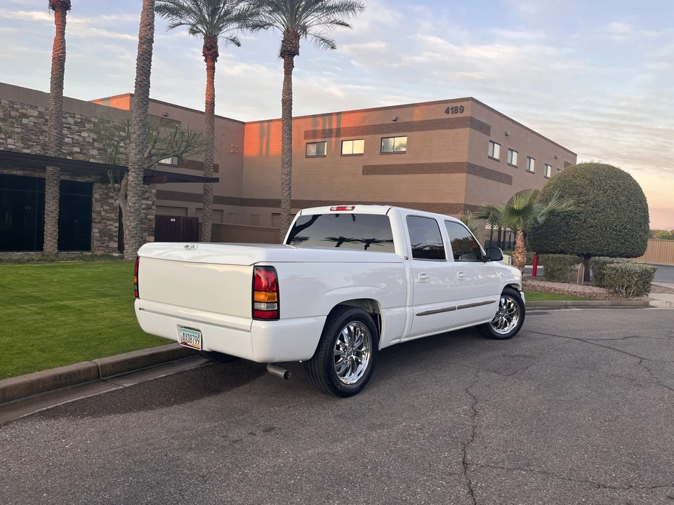 2005 GMC Sierra 2nd Gen - Image 17 of 31