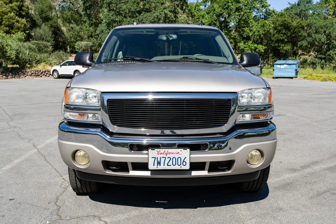 2005 GMC Sierra 2nd Gen - Image 2 of 31