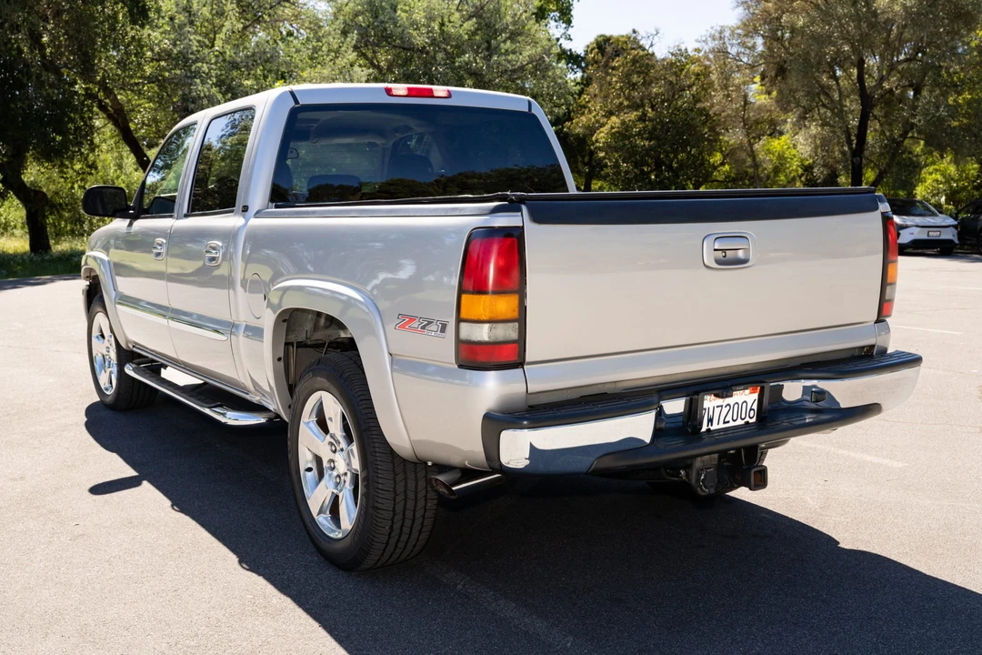 2005 GMC Sierra 2nd Gen - Image 7 of 31