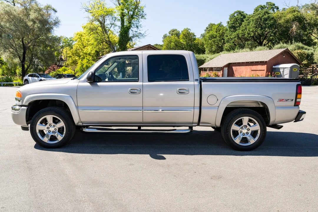 2005 GMC Sierra 2nd Gen - Image 8 of 31