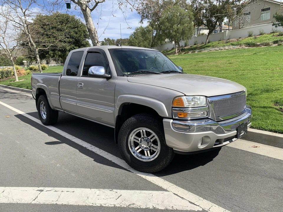 2005 GMC Sierra 2nd Gen - Image 6 of 31