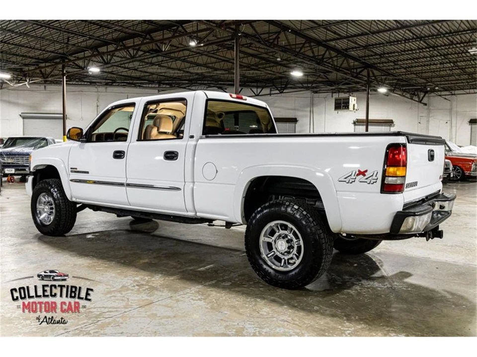 2005 GMC Sierra 2nd Gen - Image 18 of 31