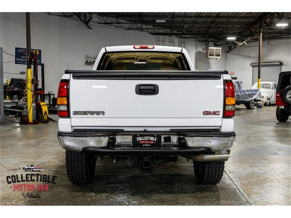 2005 GMC Sierra 2nd Gen - Image 14 of 31