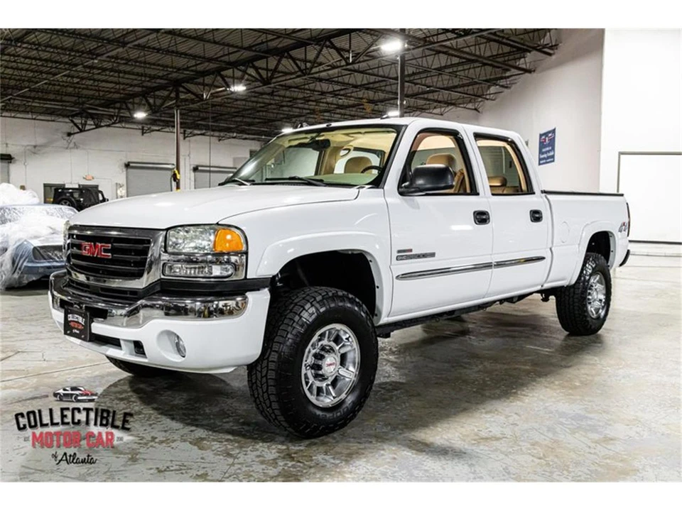 2005 GMC Sierra 2nd Gen - Image 3 of 31