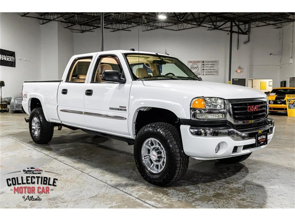 2005 GMC Sierra 2nd Gen - Image 8 of 31