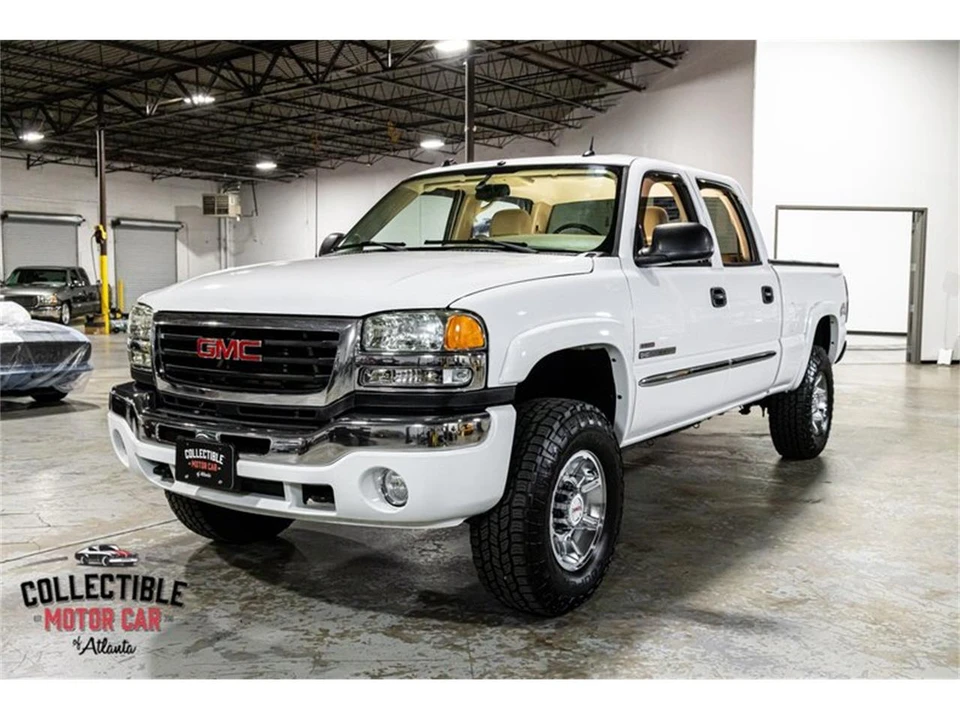 2005 GMC Sierra 2nd Gen - Image 4 of 31