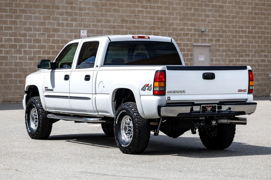 2005 GMC Sierra Heavy Duty 2nd Gen - Image 14 of 31
