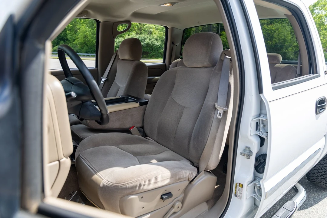 2005 GMC Sierra Heavy Duty 2nd Gen - Image 25 of 31