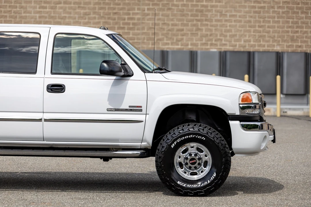 2005 GMC Sierra Heavy Duty 2nd Gen - Image 8 of 31