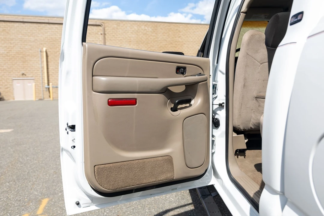 2005 GMC Sierra Heavy Duty 2nd Gen - Image 28 of 31