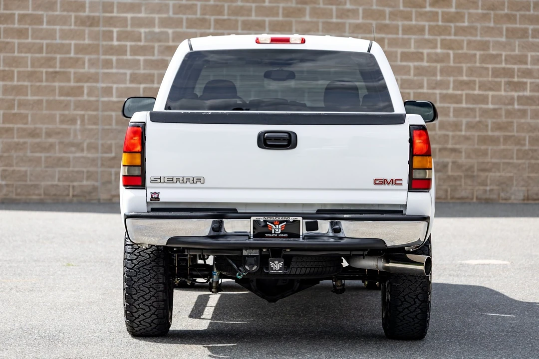 2005 GMC Sierra Heavy Duty 2nd Gen - Image 13 of 31