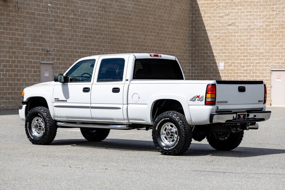 2005 GMC Sierra Heavy Duty 2nd Gen - Image 15 of 31