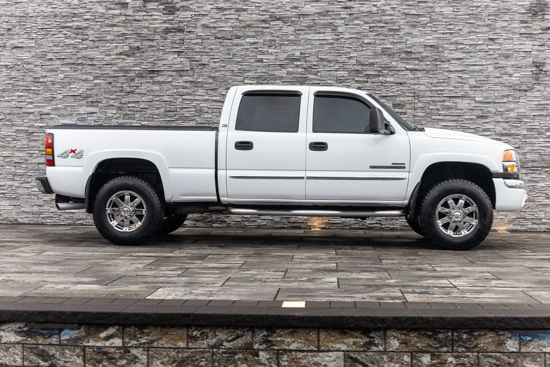 2005 GMC Sierra 1st Gen - Image 16 of 21