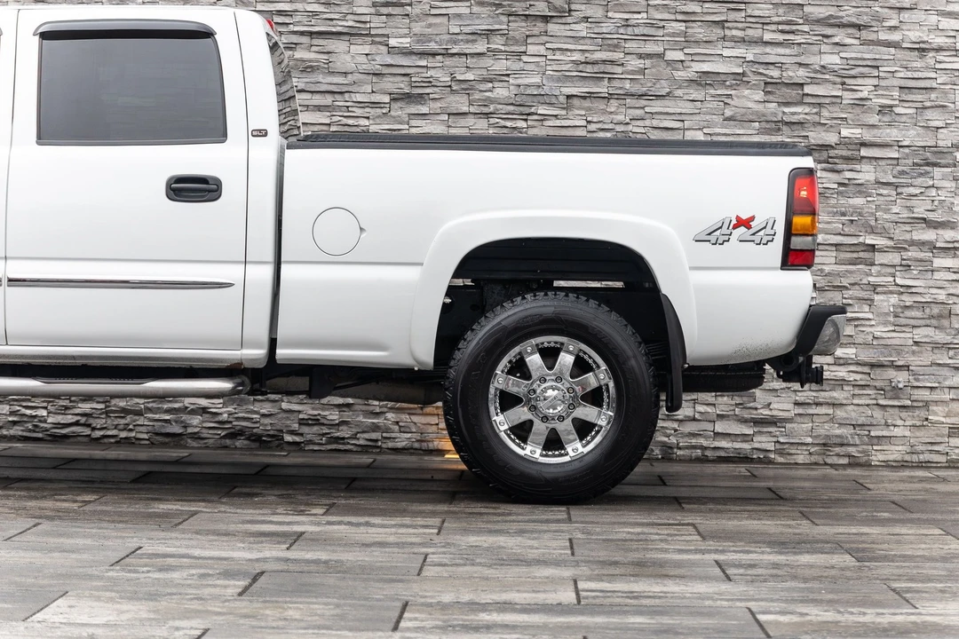 2005 GMC Sierra 1st Gen - Image 12 of 21