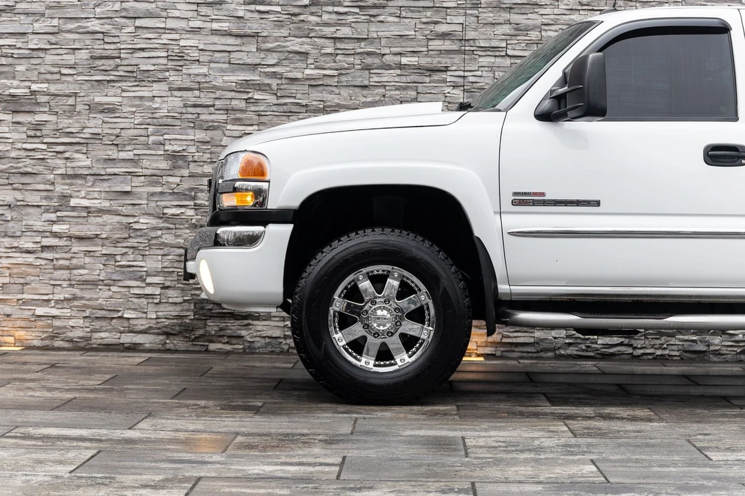 2005 GMC Sierra 1st Gen - Image 10 of 21