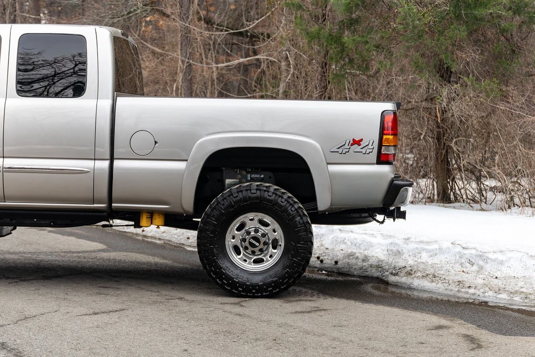 2005 GMC Sierra 1st Gen - Image 12 of 21