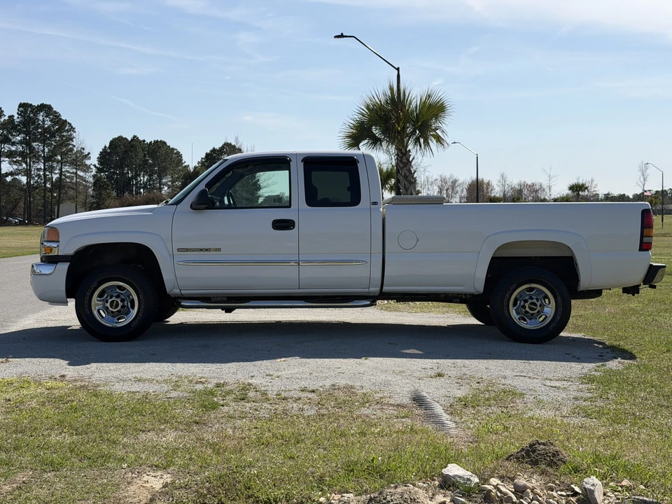 2005 GMC Sierra Heavy Duty 2nd Gen - Image 4 of 31