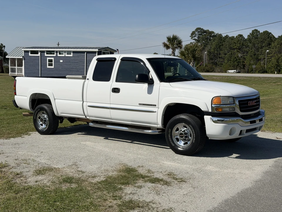 2005 GMC Sierra Heavy Duty 2nd Gen - Image 14 of 31