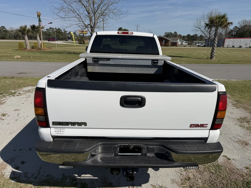 2005 GMC Sierra Heavy Duty 2nd Gen - Image 8 of 31