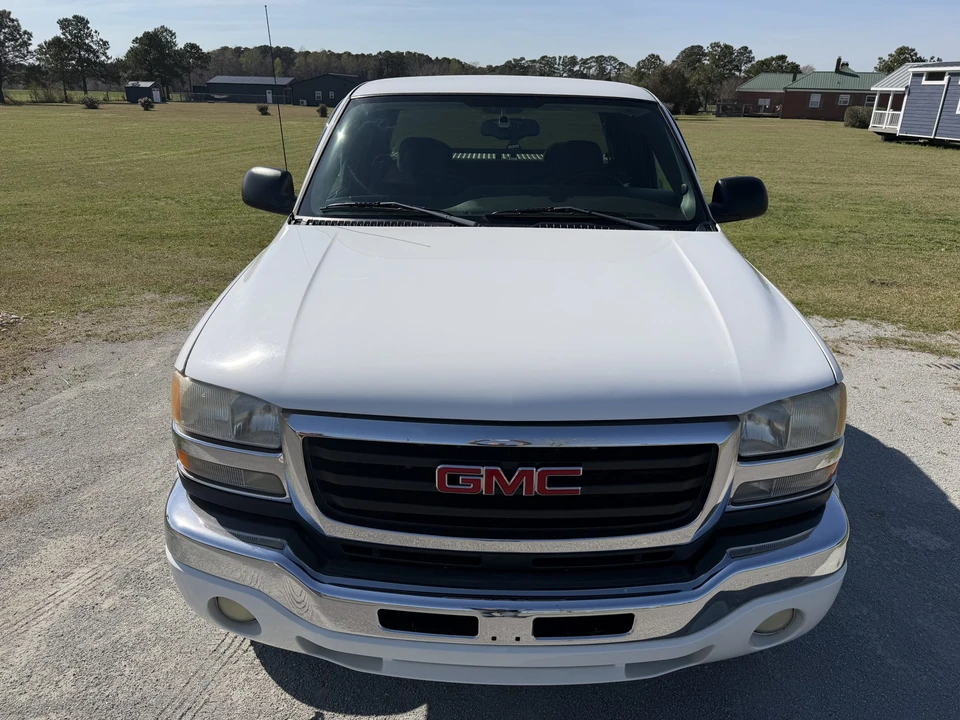 2005 GMC Sierra Heavy Duty 2nd Gen - Image 15 of 31