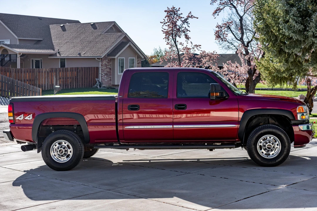 2005 GMC Sierra Heavy Duty 2nd Gen - Image 3 of 31