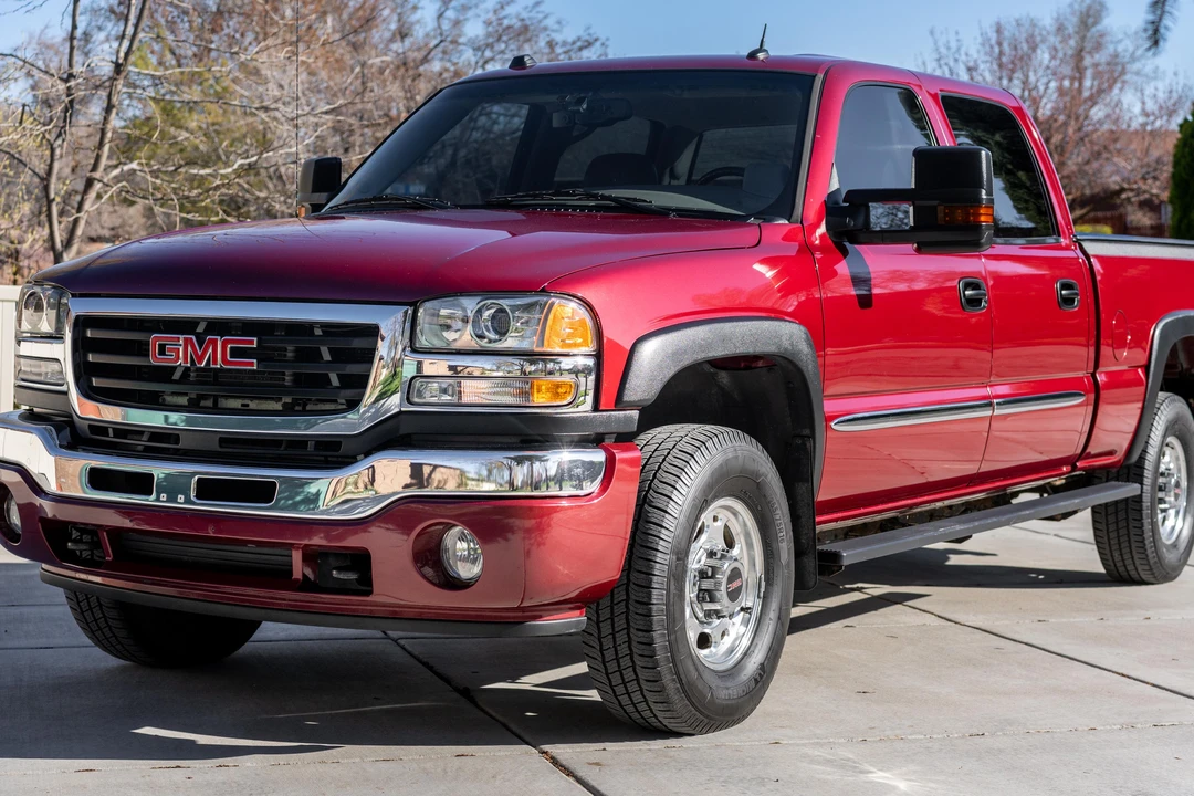 2005 GMC Sierra Heavy Duty 2nd Gen - Image 6 of 31
