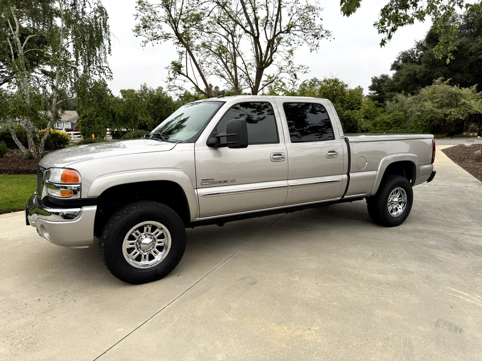 2005 GMC Sierra Heavy Duty 2nd Gen - Image 4 of 31