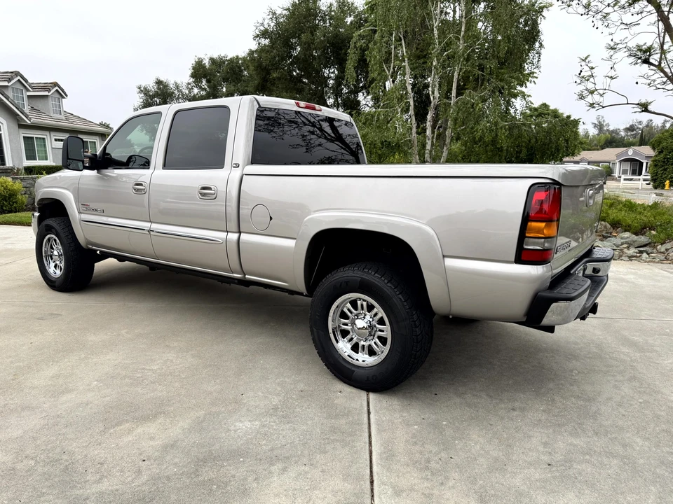 2005 GMC Sierra Heavy Duty 2nd Gen - Image 7 of 31