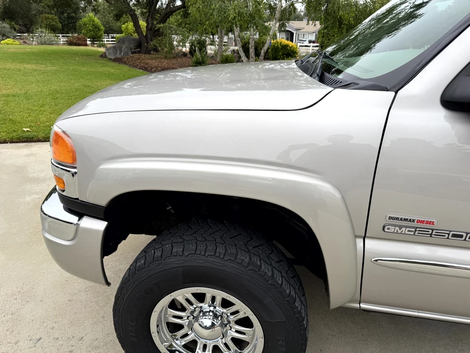 2005 GMC Sierra Heavy Duty 2nd Gen - Image 18 of 31