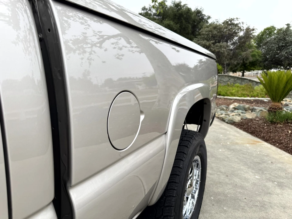 2005 GMC Sierra Heavy Duty 2nd Gen - Image 28 of 31