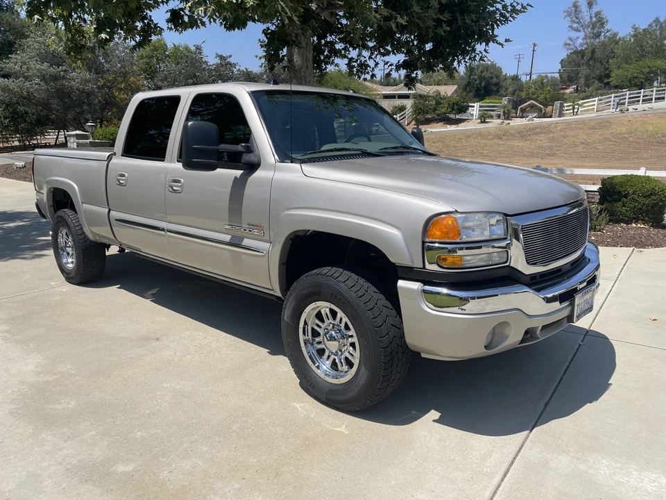 2005 GMC Sierra Heavy Duty 2nd Gen - Image 13 of 31