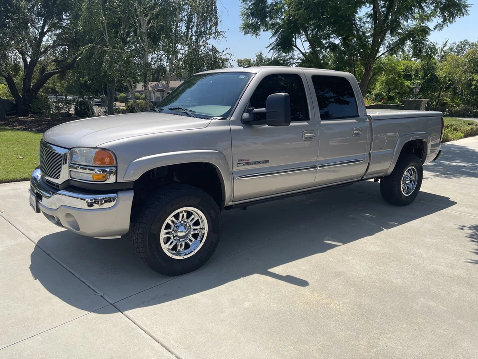 2005 GMC Sierra Heavy Duty 2nd Gen - Image 3 of 31