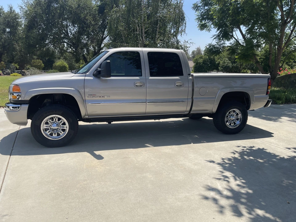 2005 GMC Sierra Heavy Duty 2nd Gen - Image 5 of 31