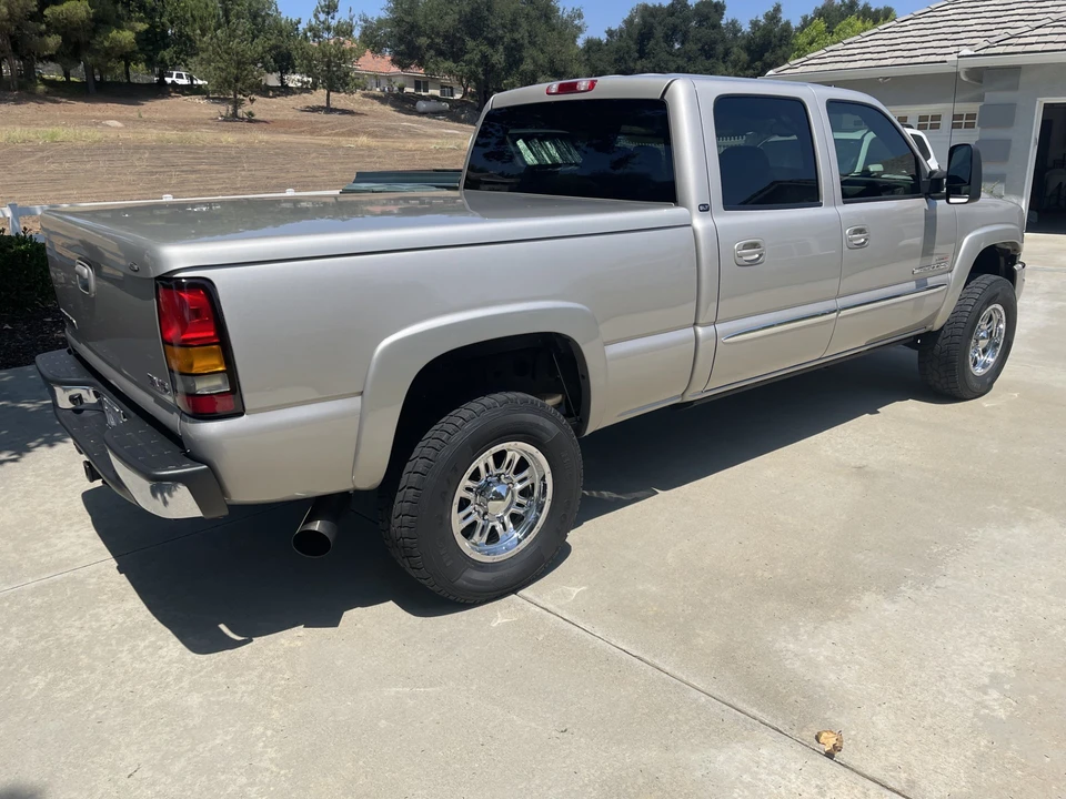 2005 GMC Sierra Heavy Duty 2nd Gen - Image 9 of 31