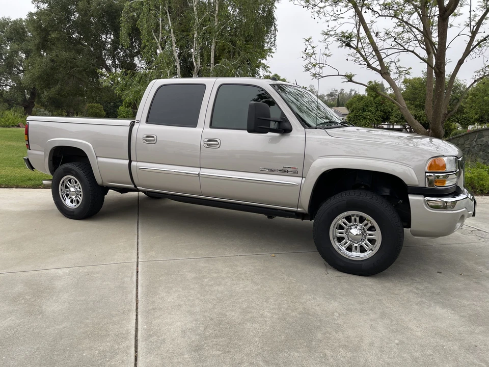 2005 GMC Sierra Heavy Duty 2nd Gen - Image 12 of 31