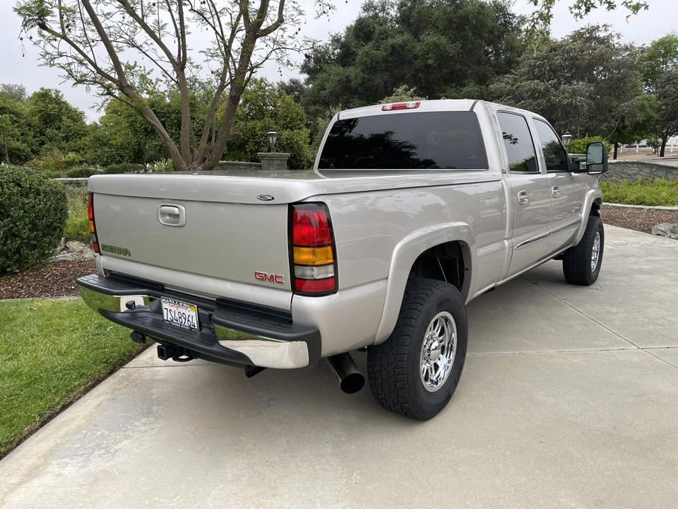 2005 GMC Sierra Heavy Duty 2nd Gen - Image 8 of 31