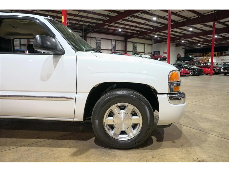 2005 GMC Sierra 2nd Gen - Image 11 of 31