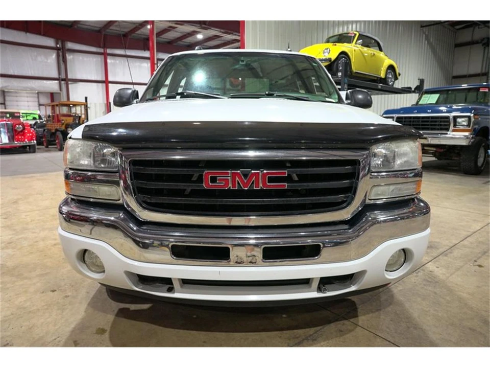 2005 GMC Sierra 2nd Gen - Image 13 of 31