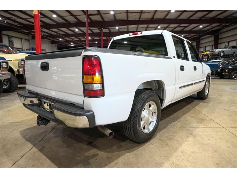2005 GMC Sierra 2nd Gen - Image 8 of 31