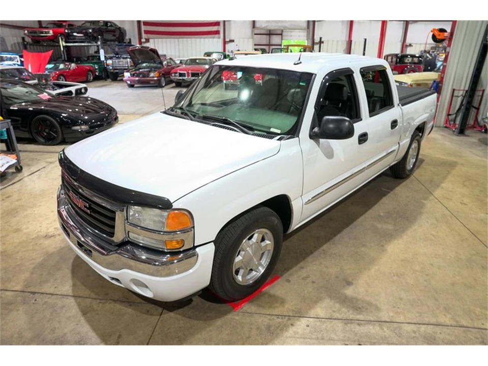2005 GMC Sierra 2nd Gen - Image 15 of 31