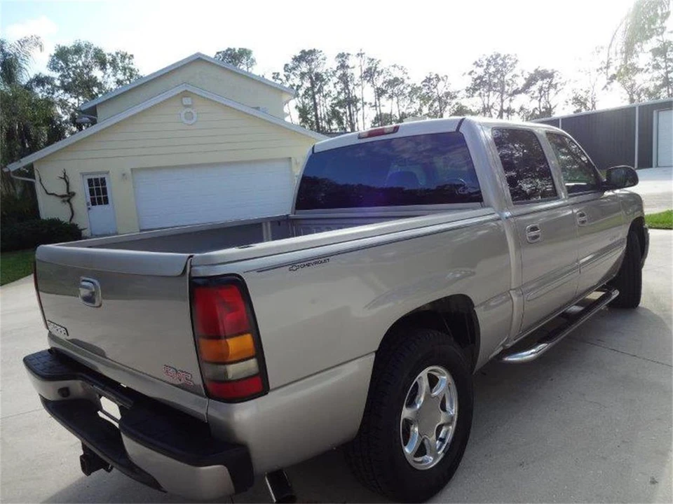 2005 GMC Sierra 2nd Gen - Image 14 of 31