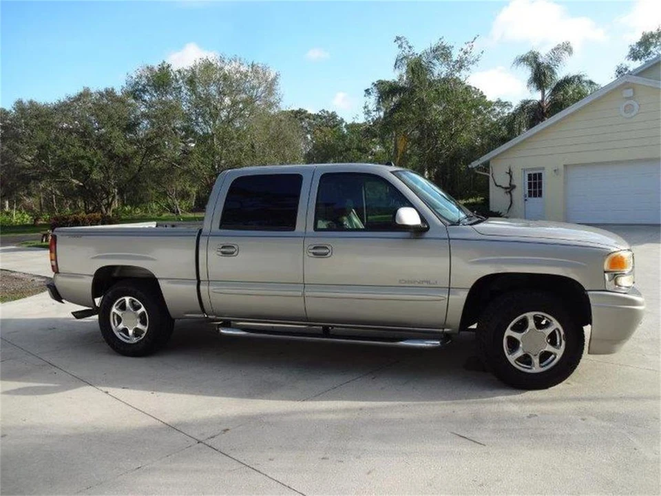 2005 GMC Sierra 2nd Gen - Image 10 of 31