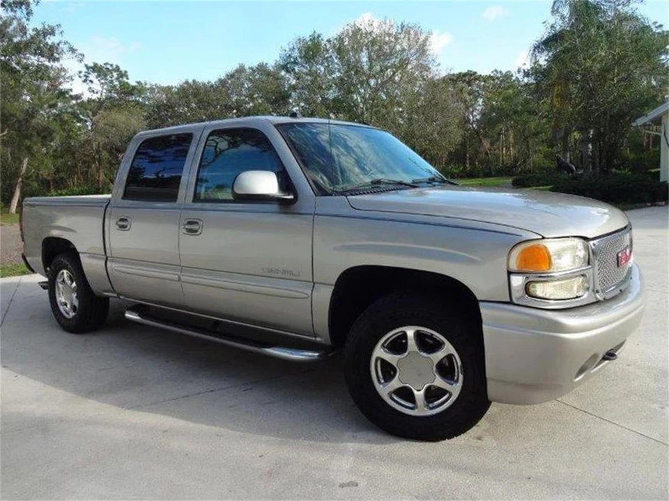 2005 GMC Sierra 2nd Gen - Image 8 of 31