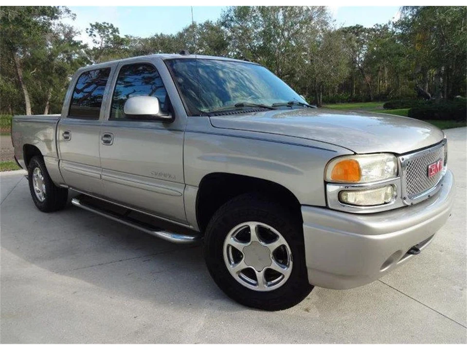 2005 GMC Sierra 2nd Gen - Image 4 of 31