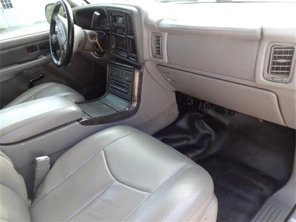 2005 GMC Sierra 2nd Gen - Image 24 of 31