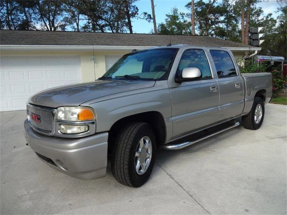 2005 GMC Sierra 2nd Gen - Image 3 of 31