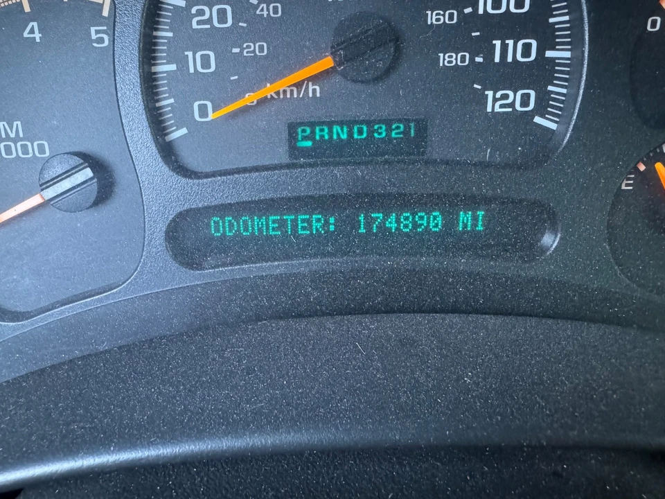 2005 GMC Sierra Heavy Duty 2nd Gen - Image 11 of 13
