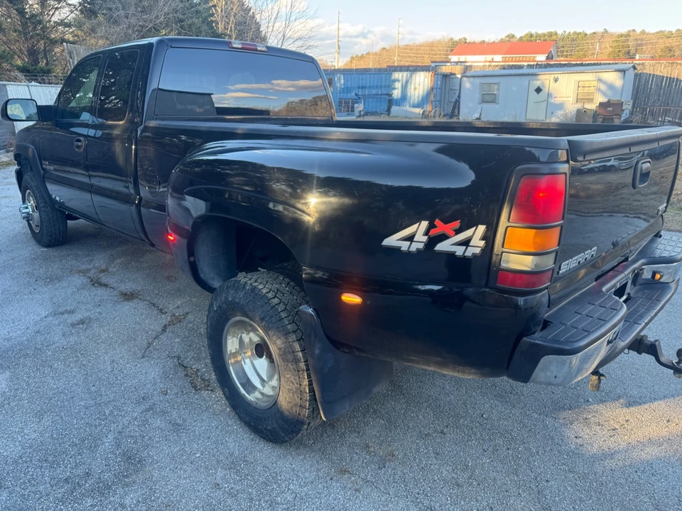 2005 GMC Sierra Heavy Duty 2nd Gen - Image 6 of 13