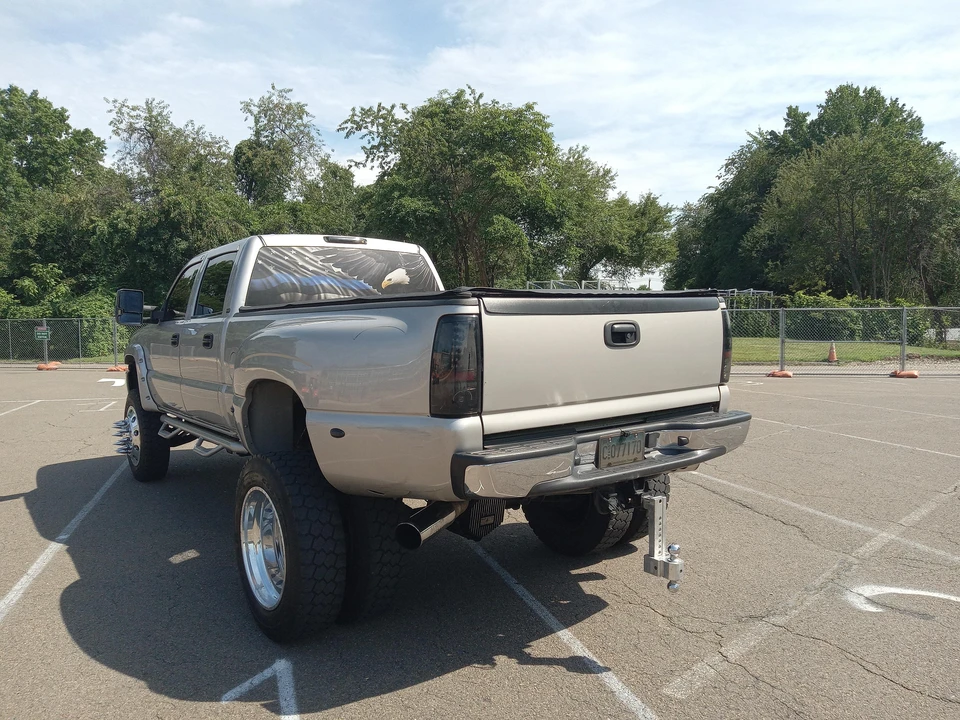2005 GMC Sierra Heavy Duty 2nd Gen - Image 10 of 31